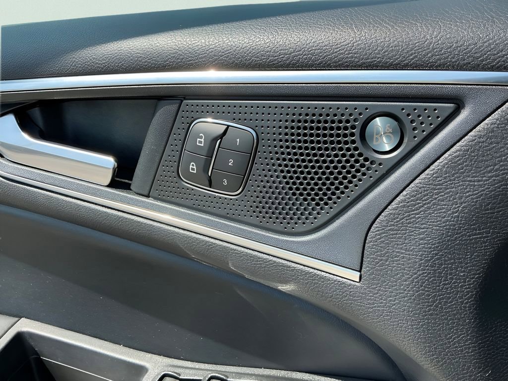 Certified 2022 Ford Edge ST image 23