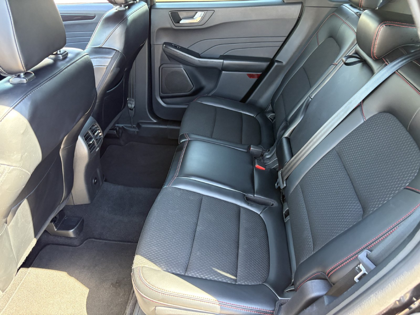 Certified 2025 Ford Escape ST-Line Select AWD/4WD image 21
