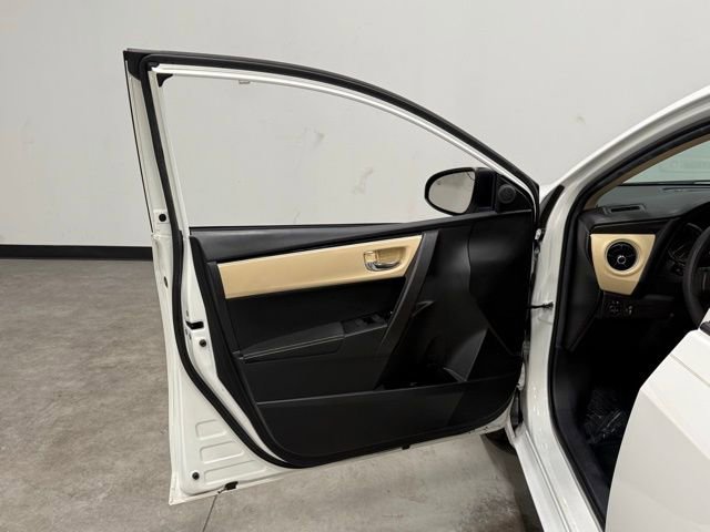 Used 2018 Toyota Corolla LE image 12