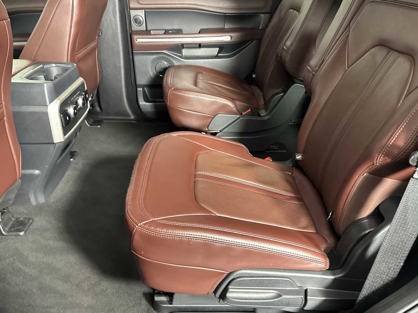 Certified 2024 Ford Expedition Limited image 21