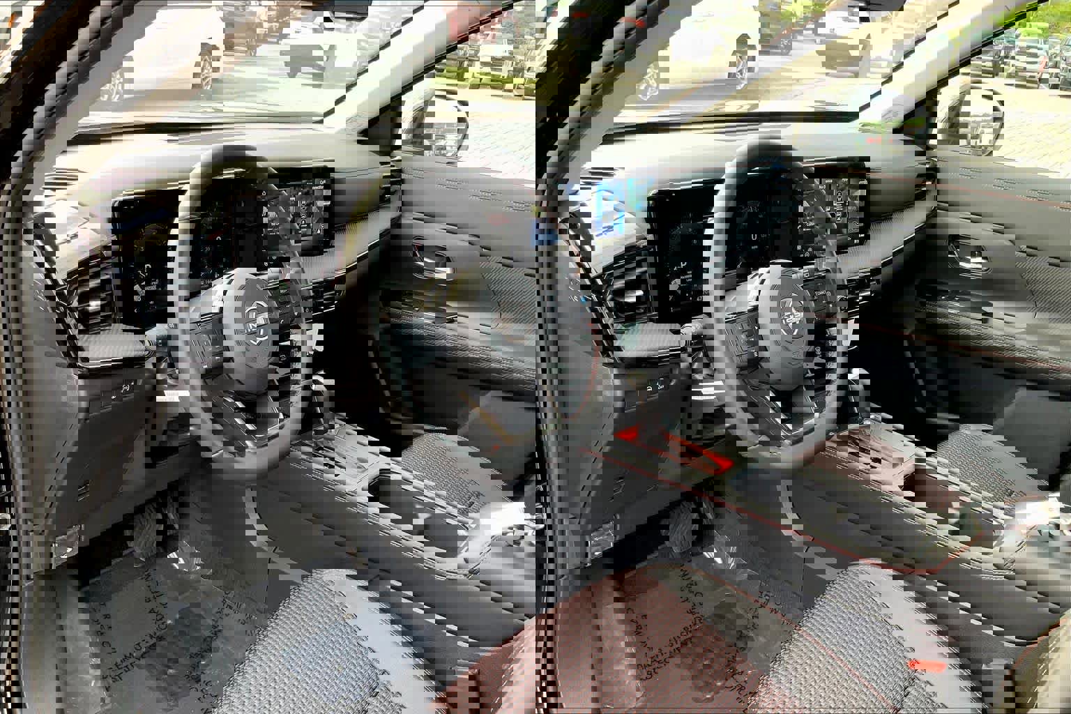 Used 2026 Nissan Kicks SR image 16