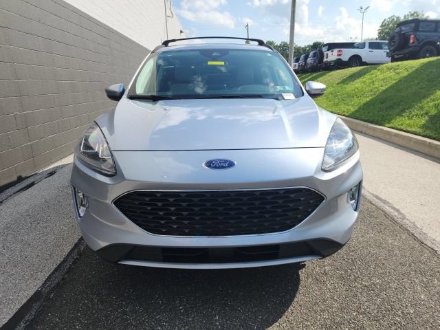 Certified 2022 Ford Escape SEL w/ Technology Package AWD/4WD image 2