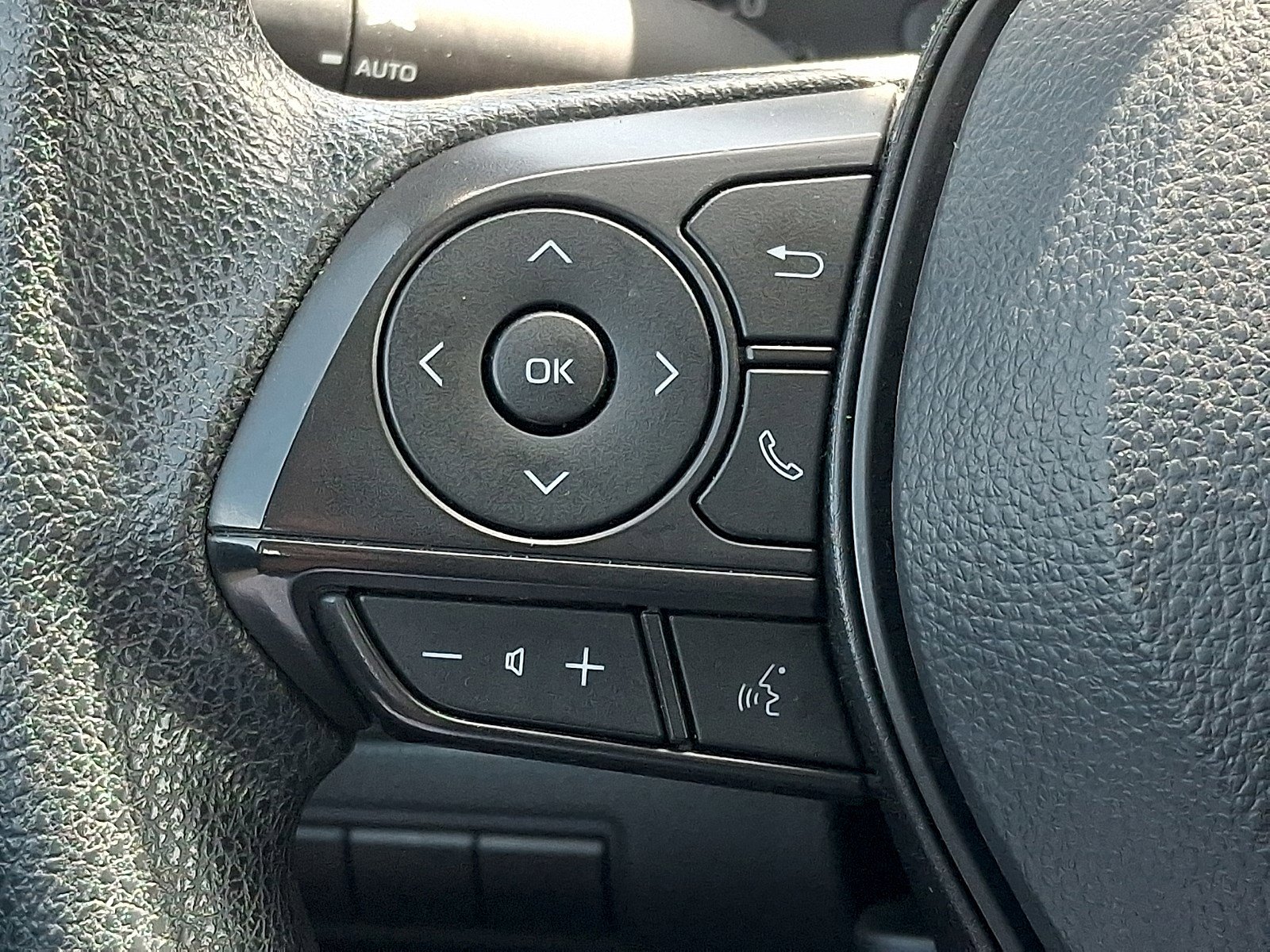 Used 2024 Toyota Corolla LE FWD image 19