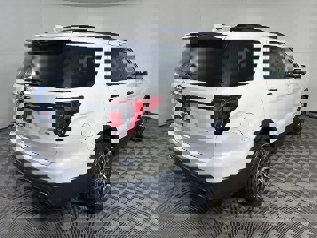 Certified 2017 Ford Explorer Sport w/ Equipment Group 401A image 4