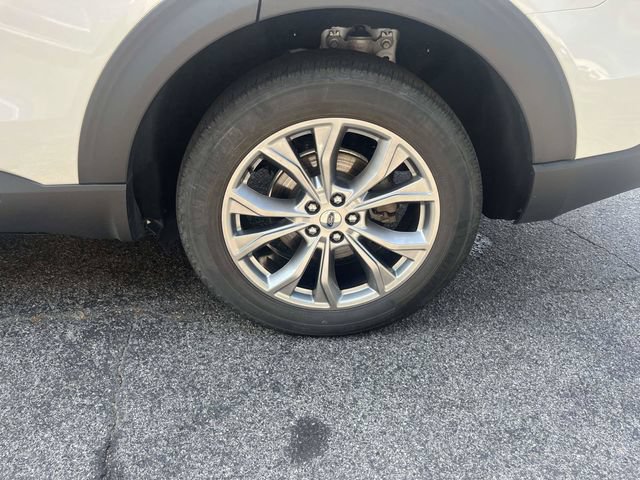 Certified 2022 Ford Explorer XLT w/ Equipment Group 202A AWD/4WD image 11