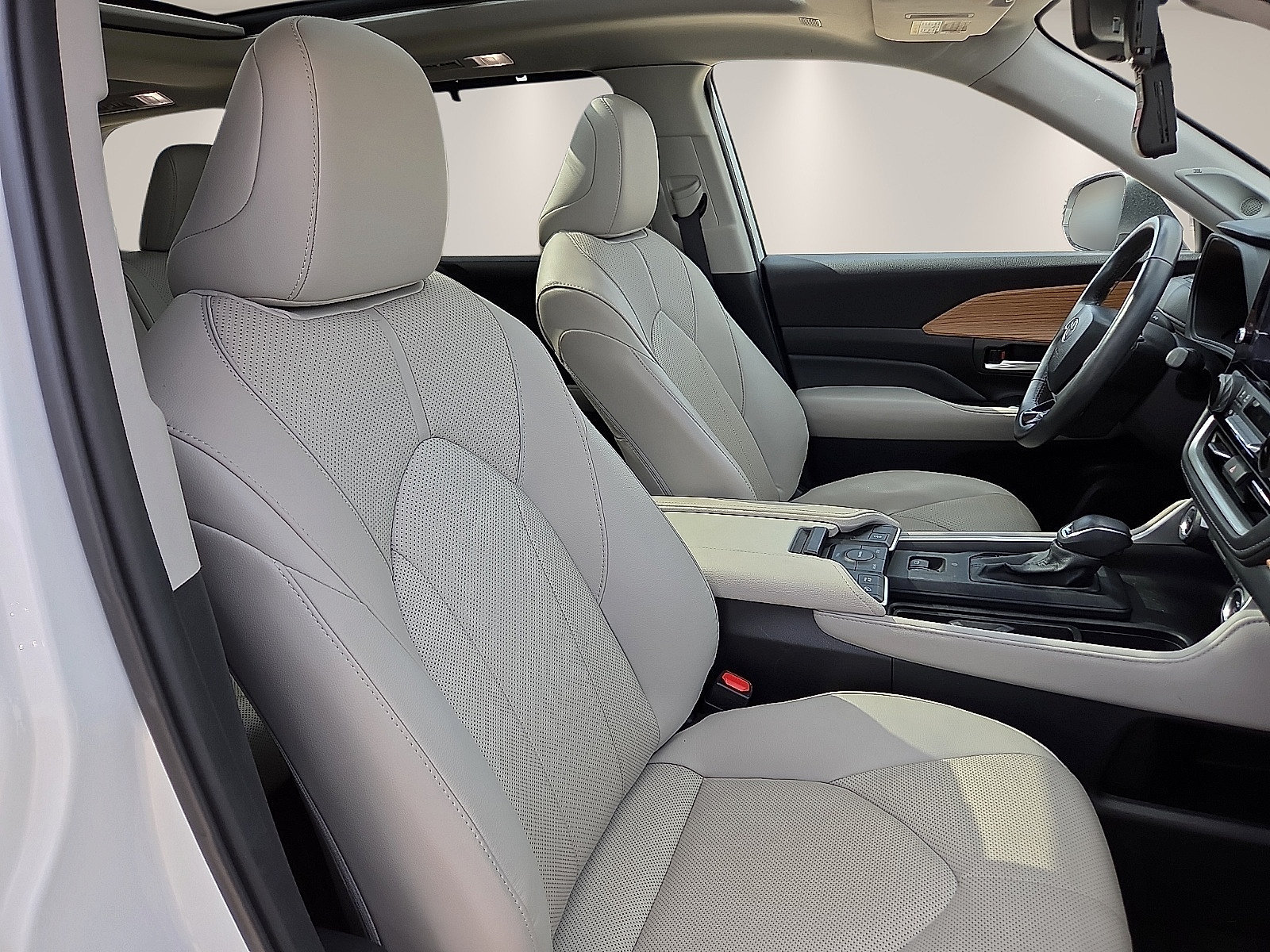 Used 2024 Toyota Grand Highlander AWD Hybrid image 8