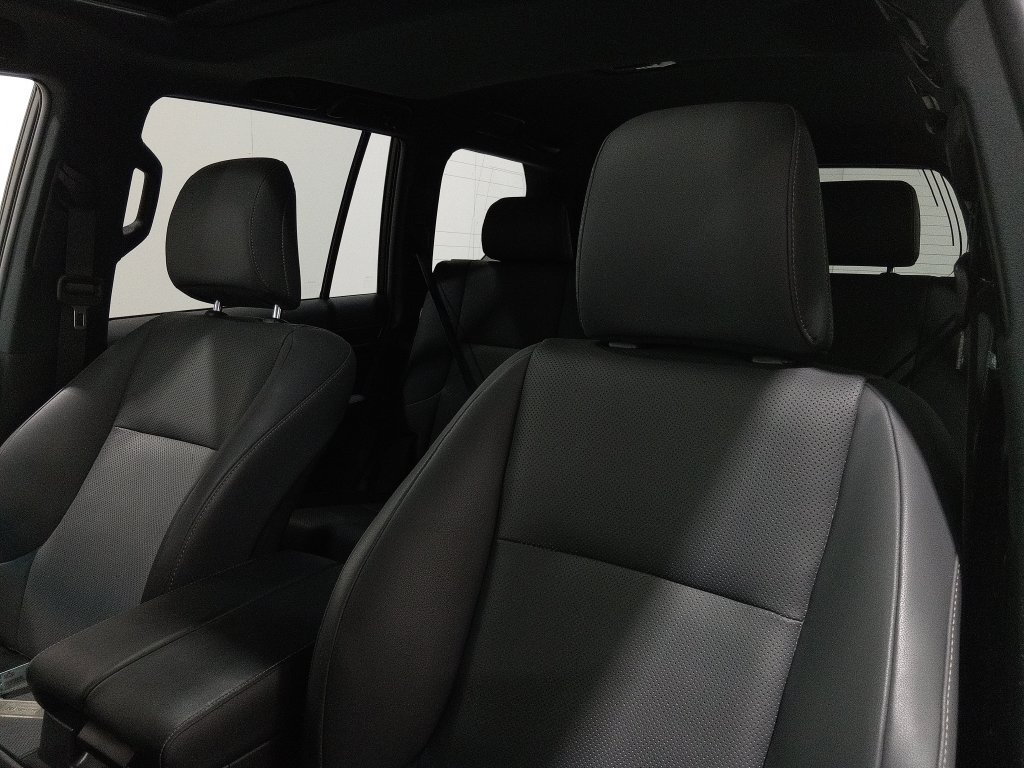 Used 2023 Lexus GX 460 Premium w/ Accessory Package AWD/4WD image 18