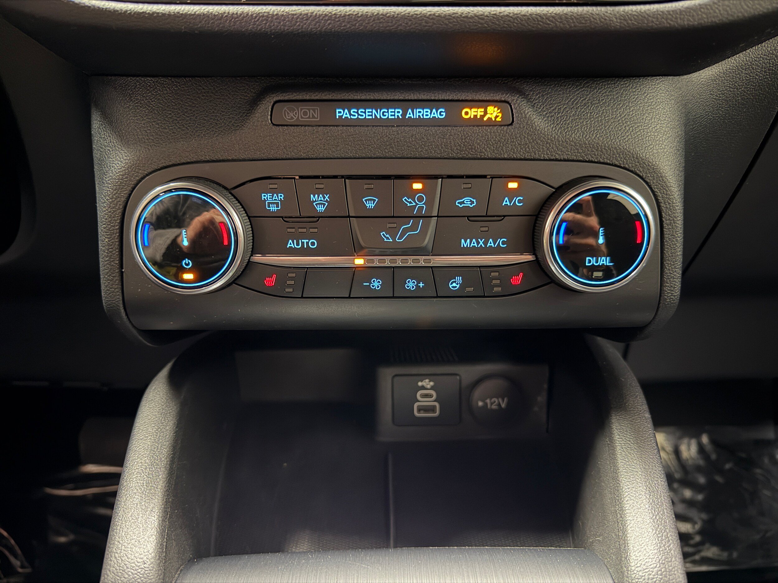 Certified 2025 Ford Escape ST-Line Select AWD/4WD image 22