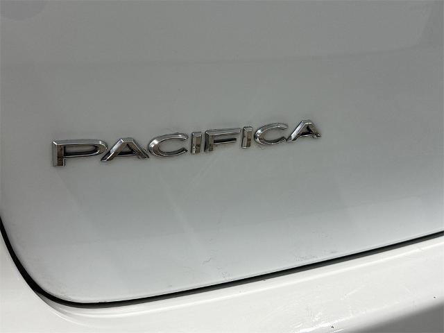 Used 2023 Chrysler Pacifica Limited image 22