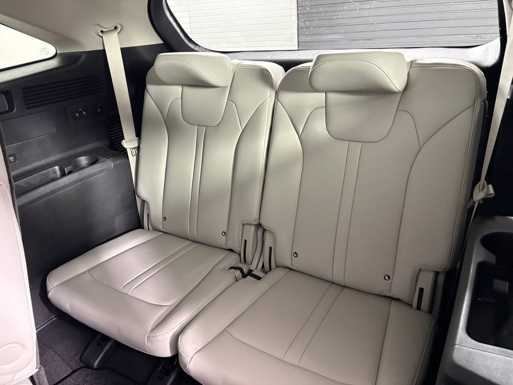 Used 2025 Kia Sorento EX image 31