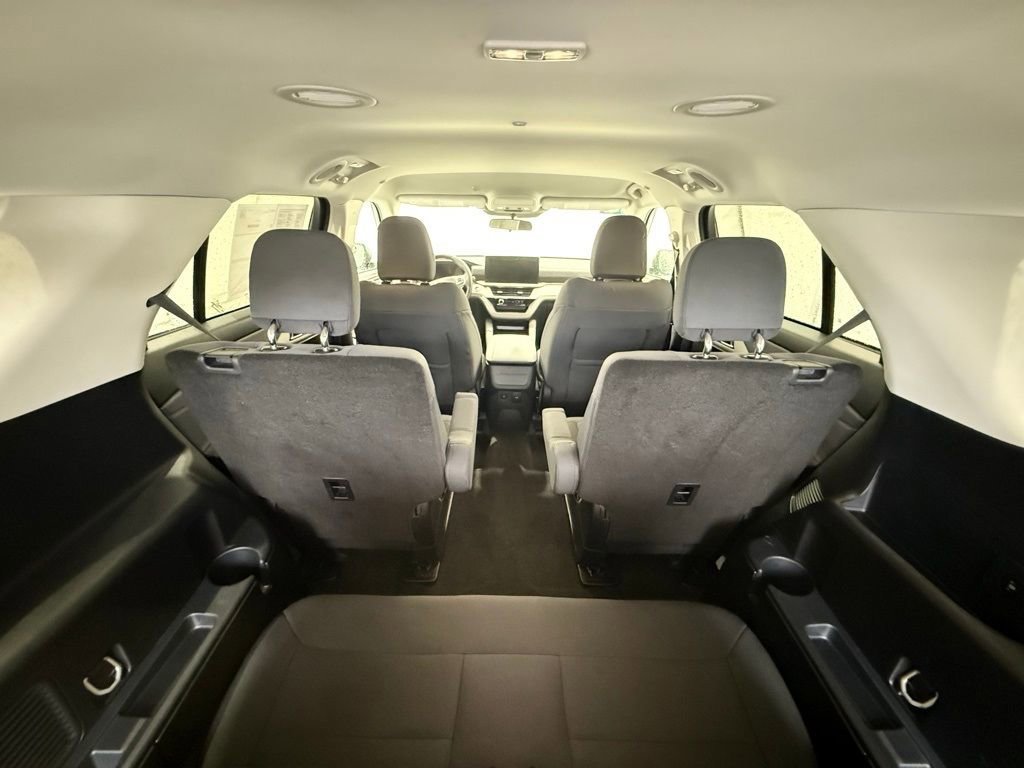 Certified 2025 Ford Explorer Active image 31