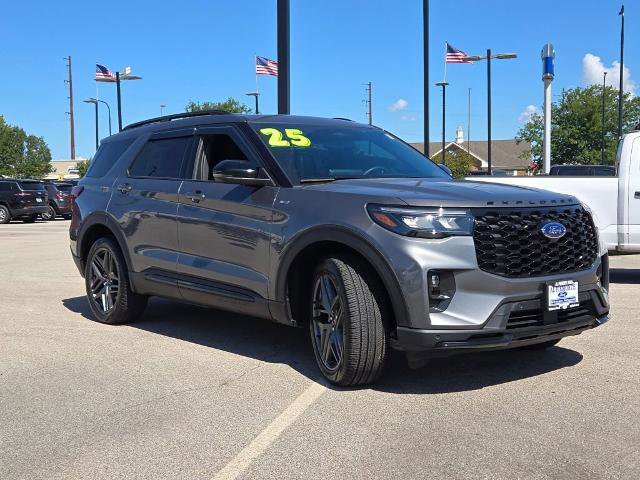 Certified 2025 Ford Explorer ST-Line w/ Premium Package image 5