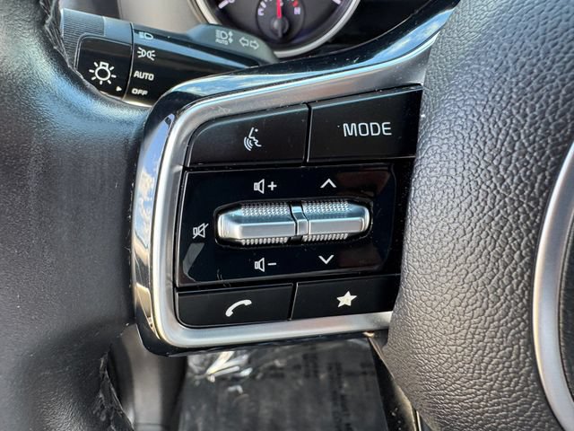 Used 2022 Kia Carnival LX FWD image 23