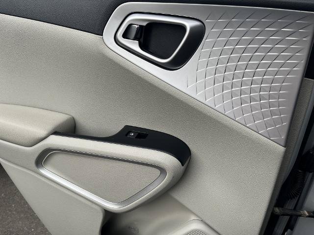 Used 2020 Kia Soul LX FWD image 8