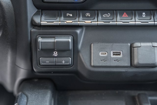 Used 2020 Chevrolet Silverado 1500 High Country AWD/4WD image 20