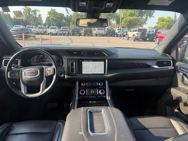 Used 2022 GMC Yukon XL Denali AWD/4WD image 2