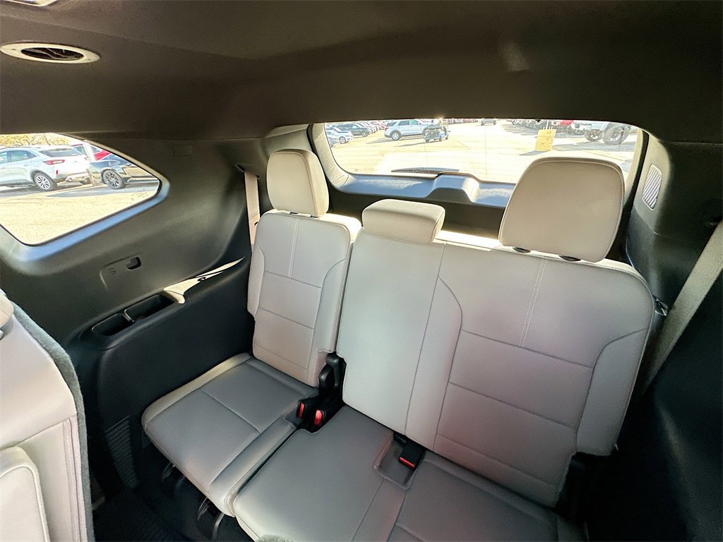 Used 2026 GMC Acadia Elevation w/ Black Edition image 8