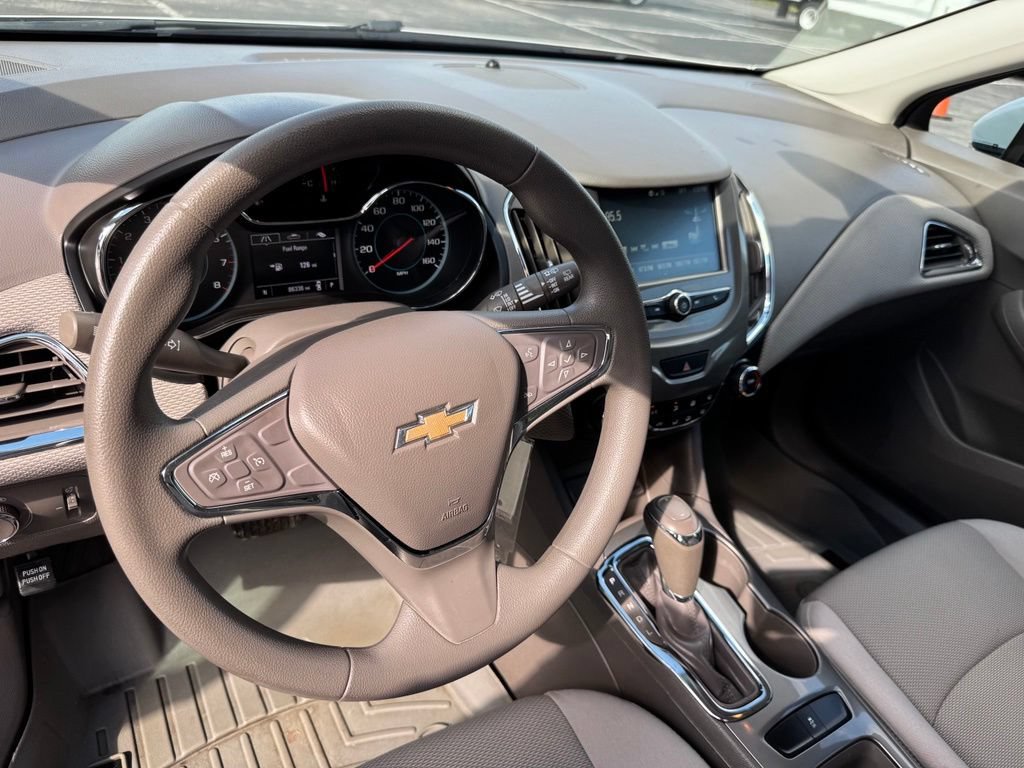 Used 2017 Chevrolet Cruze LT FWD image 29