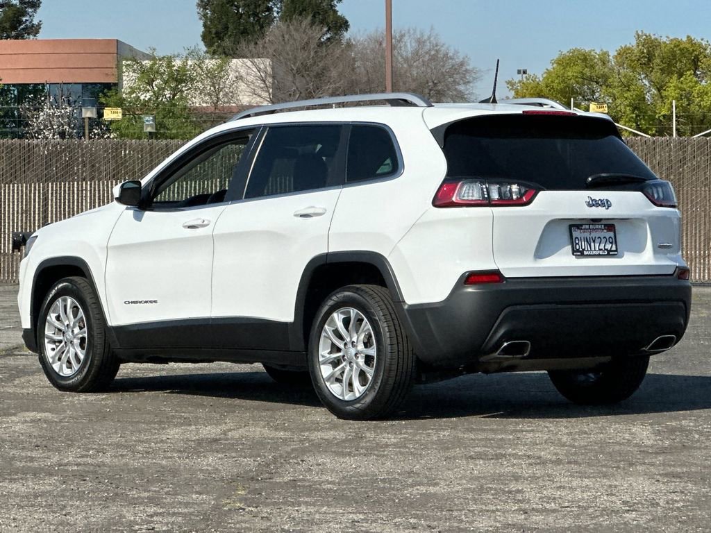 Used 2019 Jeep Cherokee Latitude w/ Cold Weather Group image 3