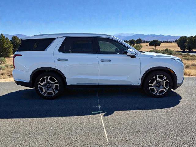 Used 2023 Hyundai Palisade Limited AWD/4WD image 2