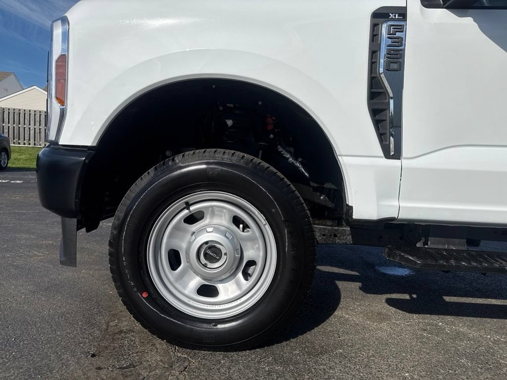 Certified 2025 Ford F350 XL w/ Snow Plow Prep Package AWD/4WD image 35