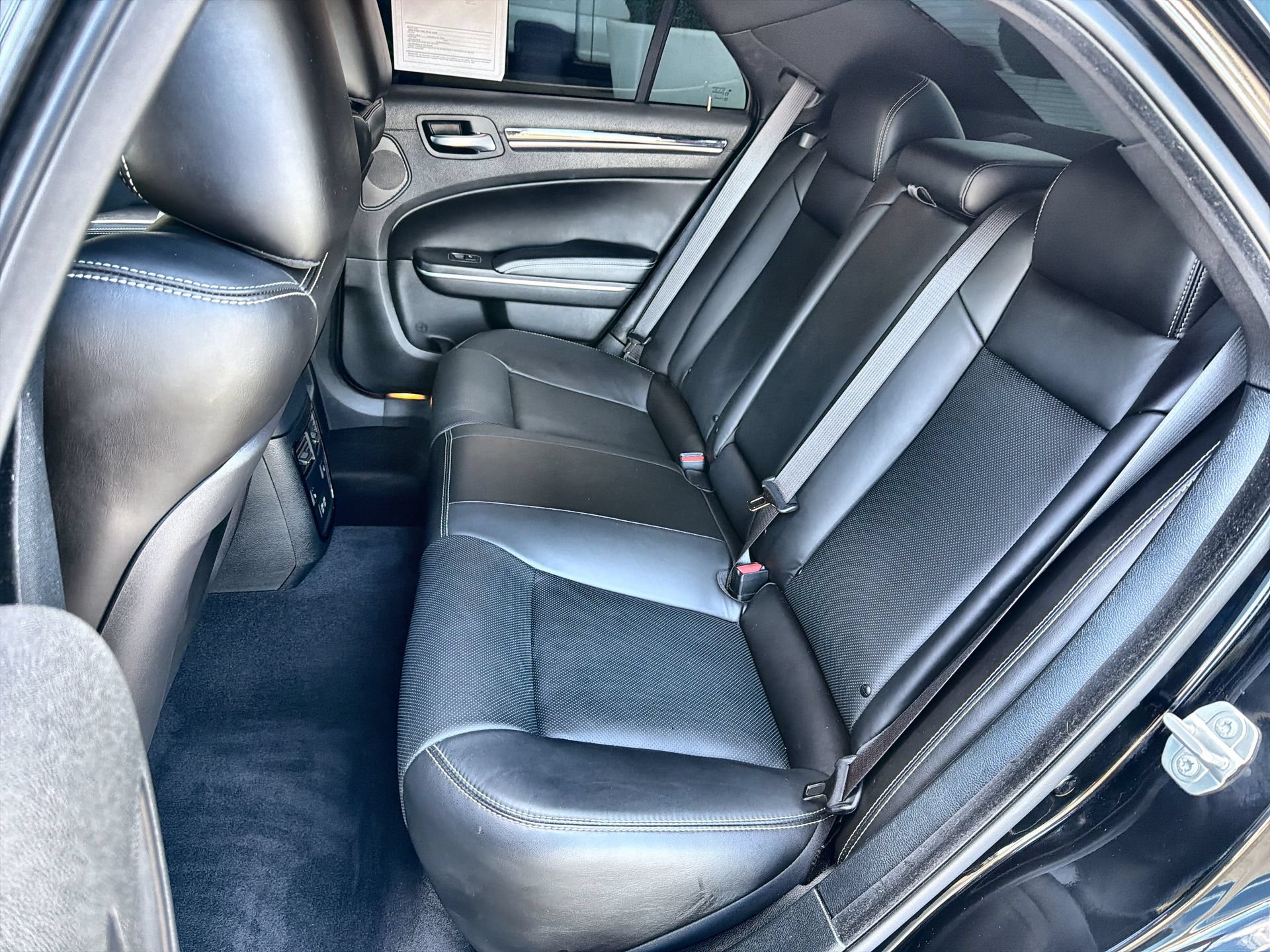 Used 2023 Chrysler 300 S w/ Comfort Group RWD image 23