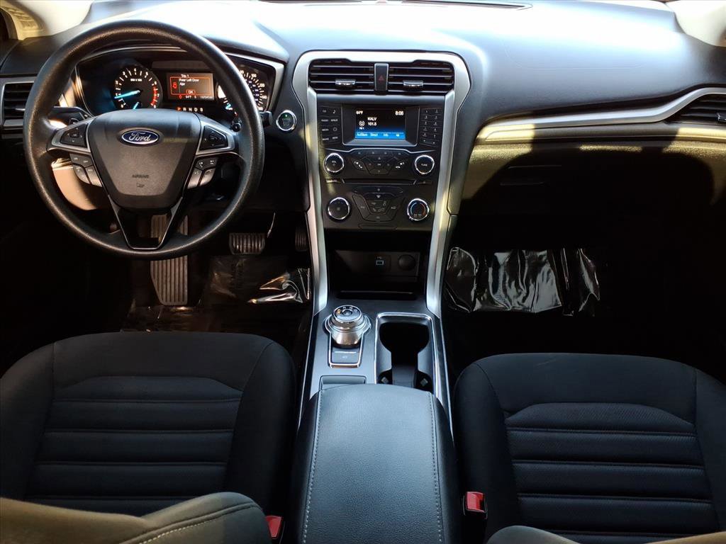 Certified 2017 Ford Fusion SE image 16
