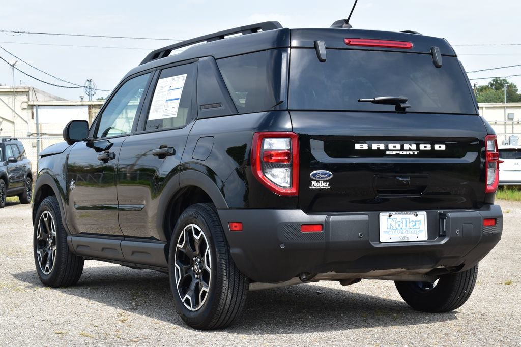 Certified 2025 Ford Bronco Sport Outer Banks w/ Outer Banks Tech Package+ AWD/4WD image 10