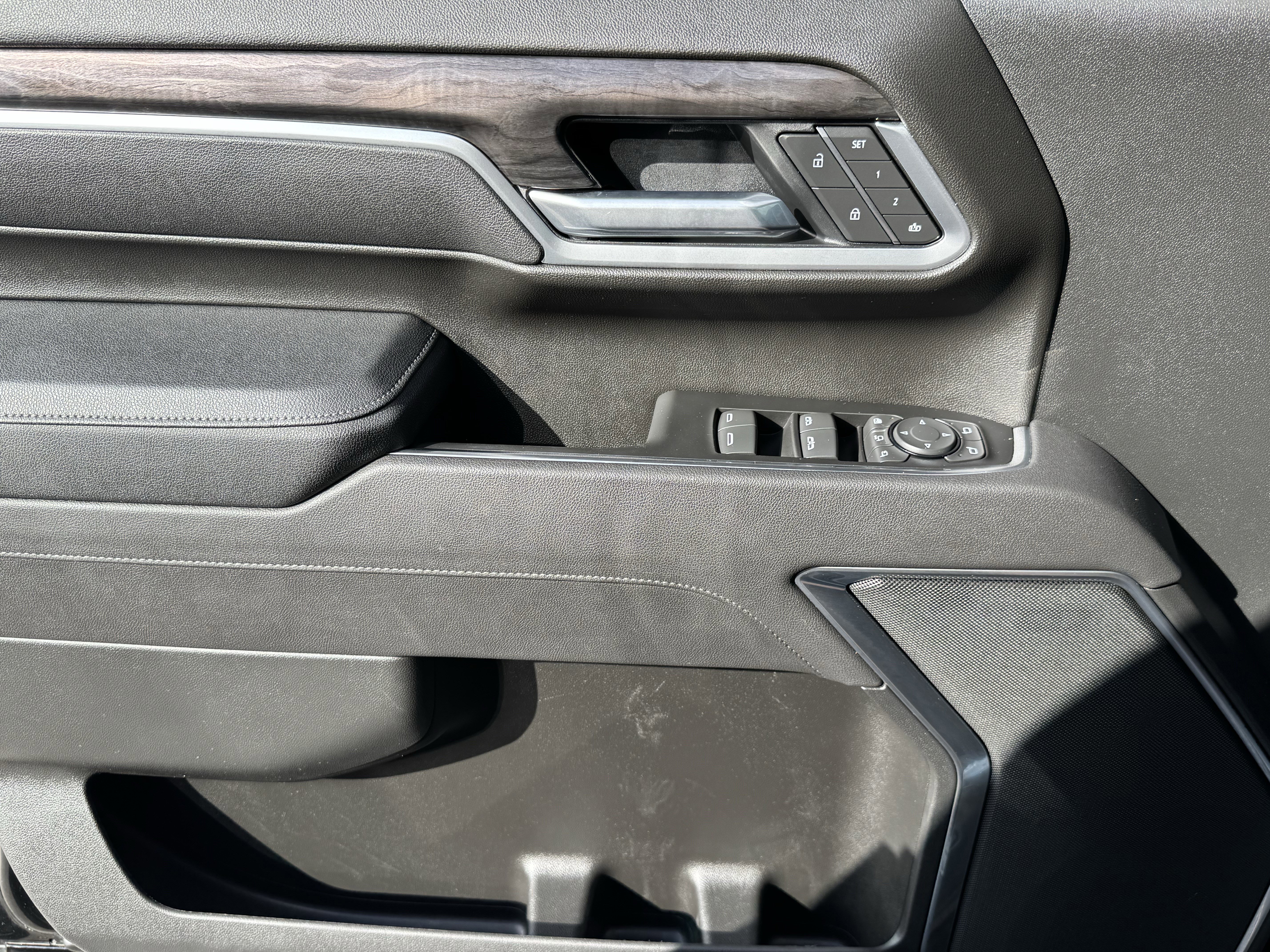 Used 2025 Chevrolet Silverado 2500 LTZ image 14