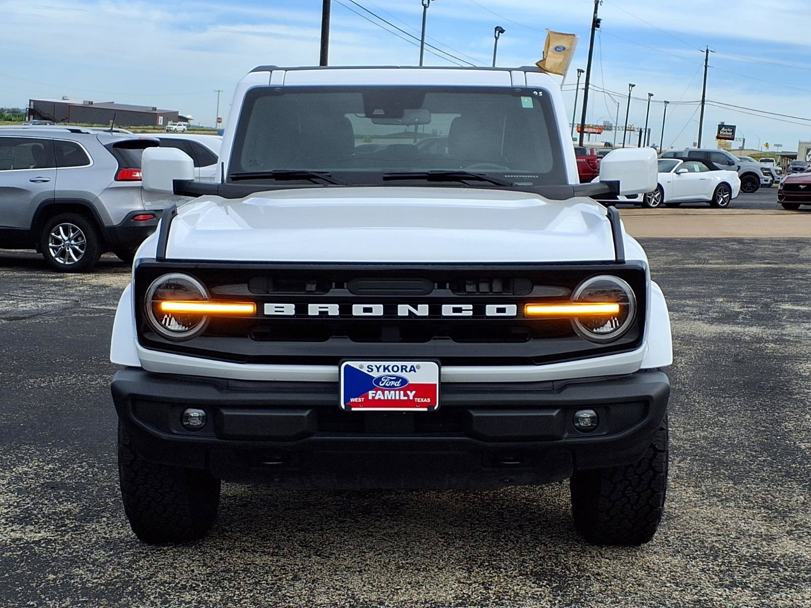 Certified 2024 Ford Bronco Outer Banks AWD/4WD image 2