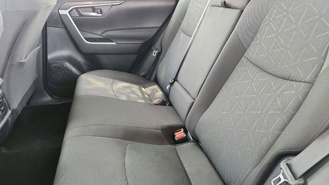 Used 2025 Toyota RAV4 XLE FWD image 27