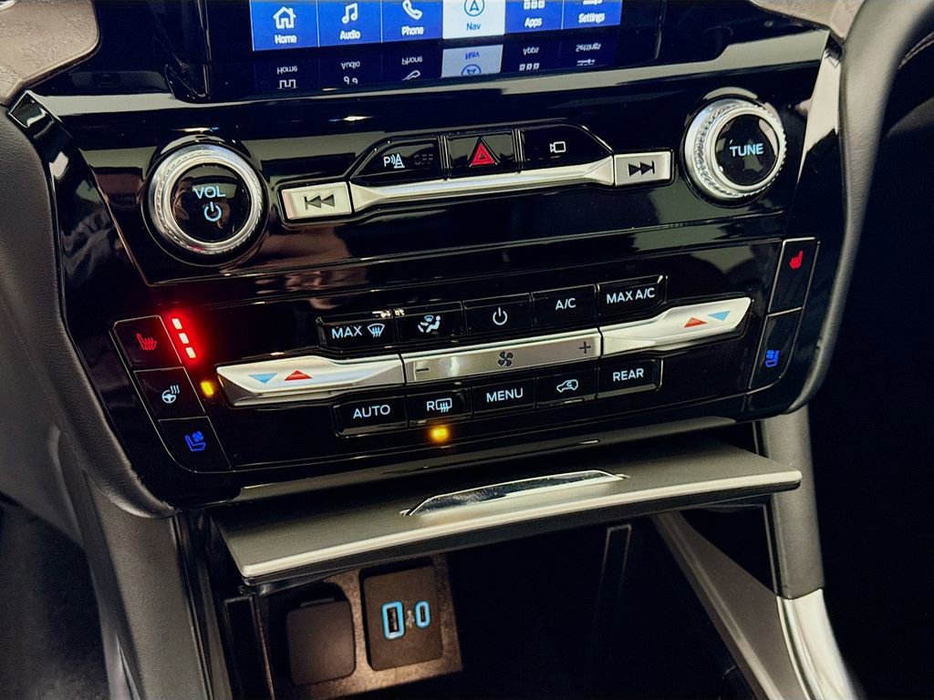 Certified 2023 Ford Explorer Platinum w/ Technology Package image 16