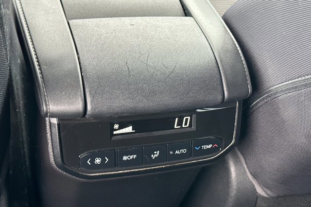 Used 2020 Toyota Highlander LE image 14