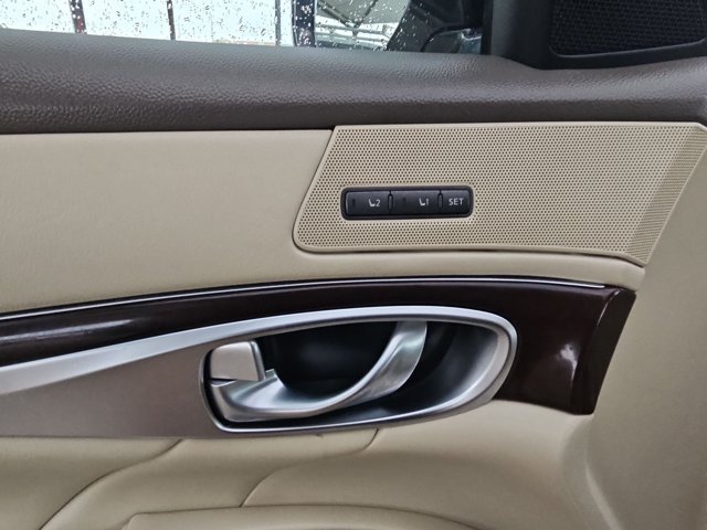 Used 2019 INFINITI Q70 Luxe AWD/4WD image 21