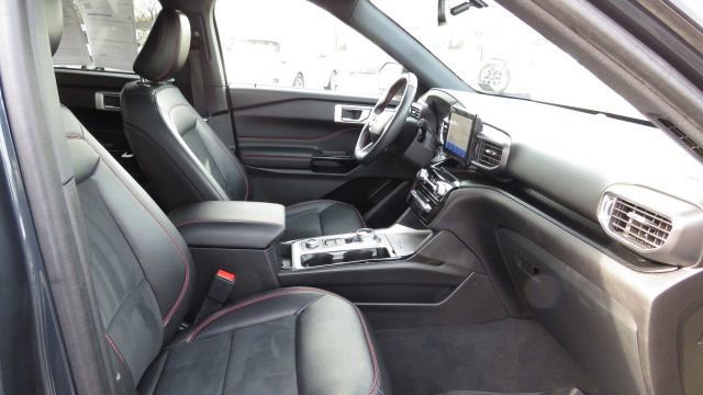 Certified 2022 Ford Explorer ST-Line w/ Class IV Trailer Tow Package image 16