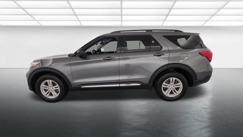 Certified 2024 Ford Explorer XLT w/ Equipment Group 202A AWD/4WD image 5