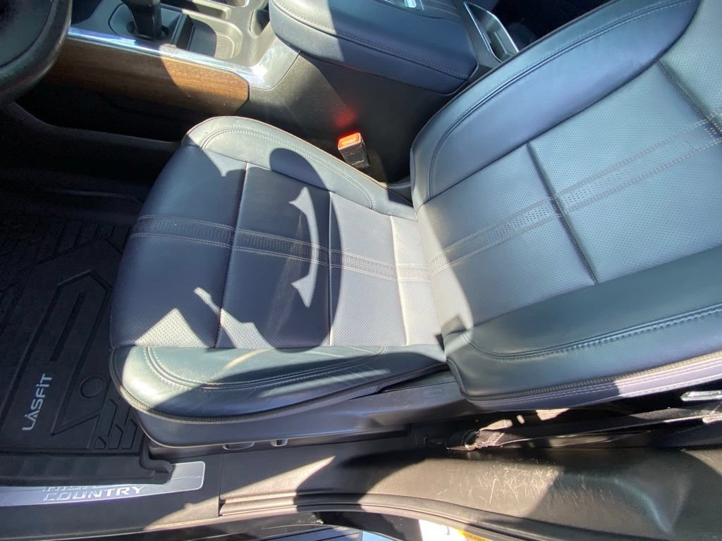 Used 2022 Chevrolet Silverado 1500 High Country w/ High Country Premium Package AWD/4WD image 22