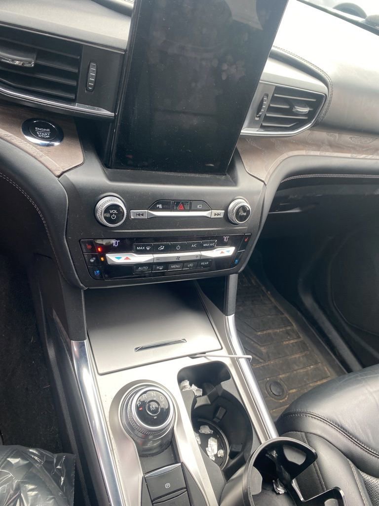 Certified 2020 Ford Explorer Platinum w/ Premium Technology Package image 12