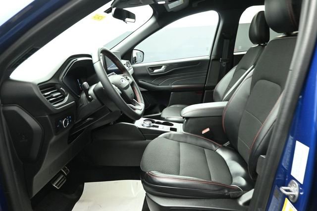 Certified 2023 Ford Escape ST-Line w/ Tech Pack #1 AWD/4WD image 9