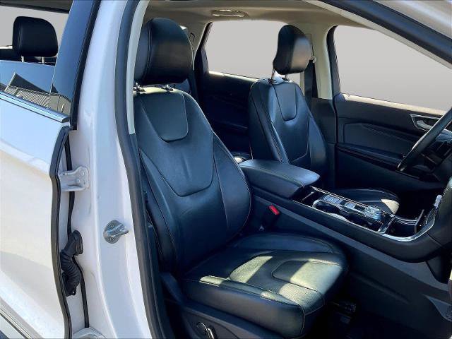 Certified 2019 Ford Edge Titanium w/ Equipment Group 301A AWD/4WD image 29
