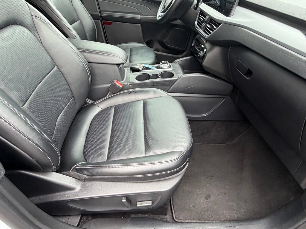 Certified 2025 Ford Escape Platinum AWD/4WD image 41