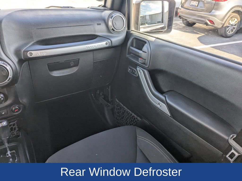 Used 2017 Jeep Wrangler Unlimited Rubicon w/ Connectivity Group image 18