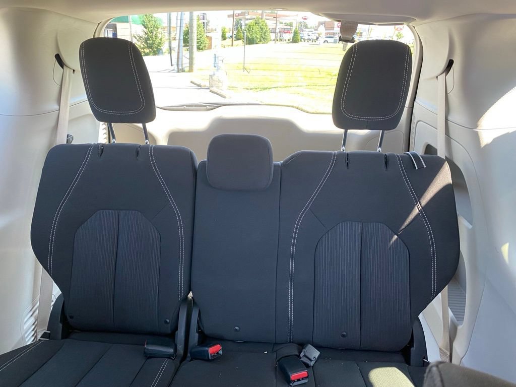 Used 2020 Chrysler Voyager LX FWD image 31