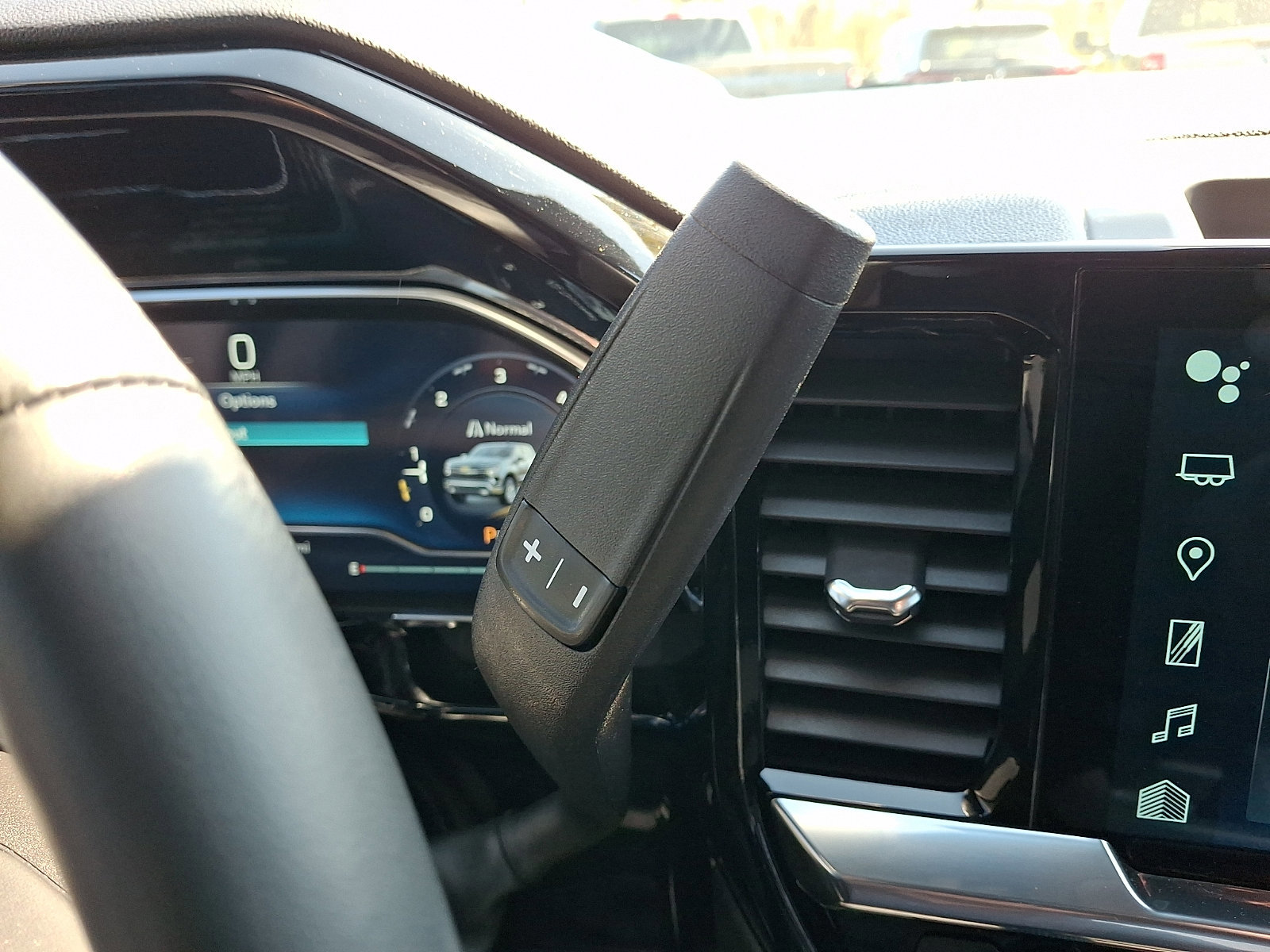 Used 2024 Chevrolet Silverado 1500 LT image 17