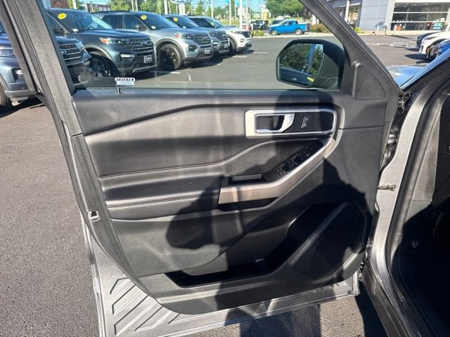 Certified 2022 Ford Explorer XLT w/ Equipment Group 202A AWD/4WD image 20