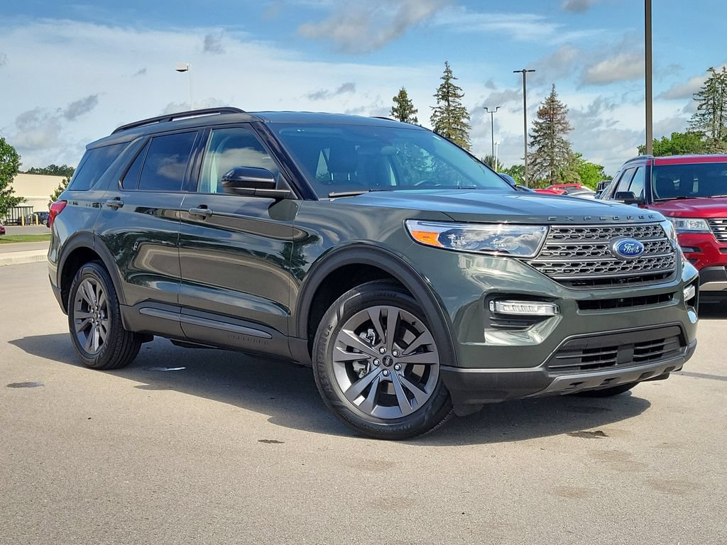 Certified 2023 Ford Explorer XLT w/ Equipment Group 202A AWD/4WD image 35