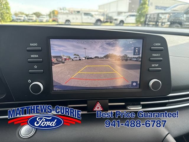 Used 2023 Hyundai Elantra SEL FWD image 17