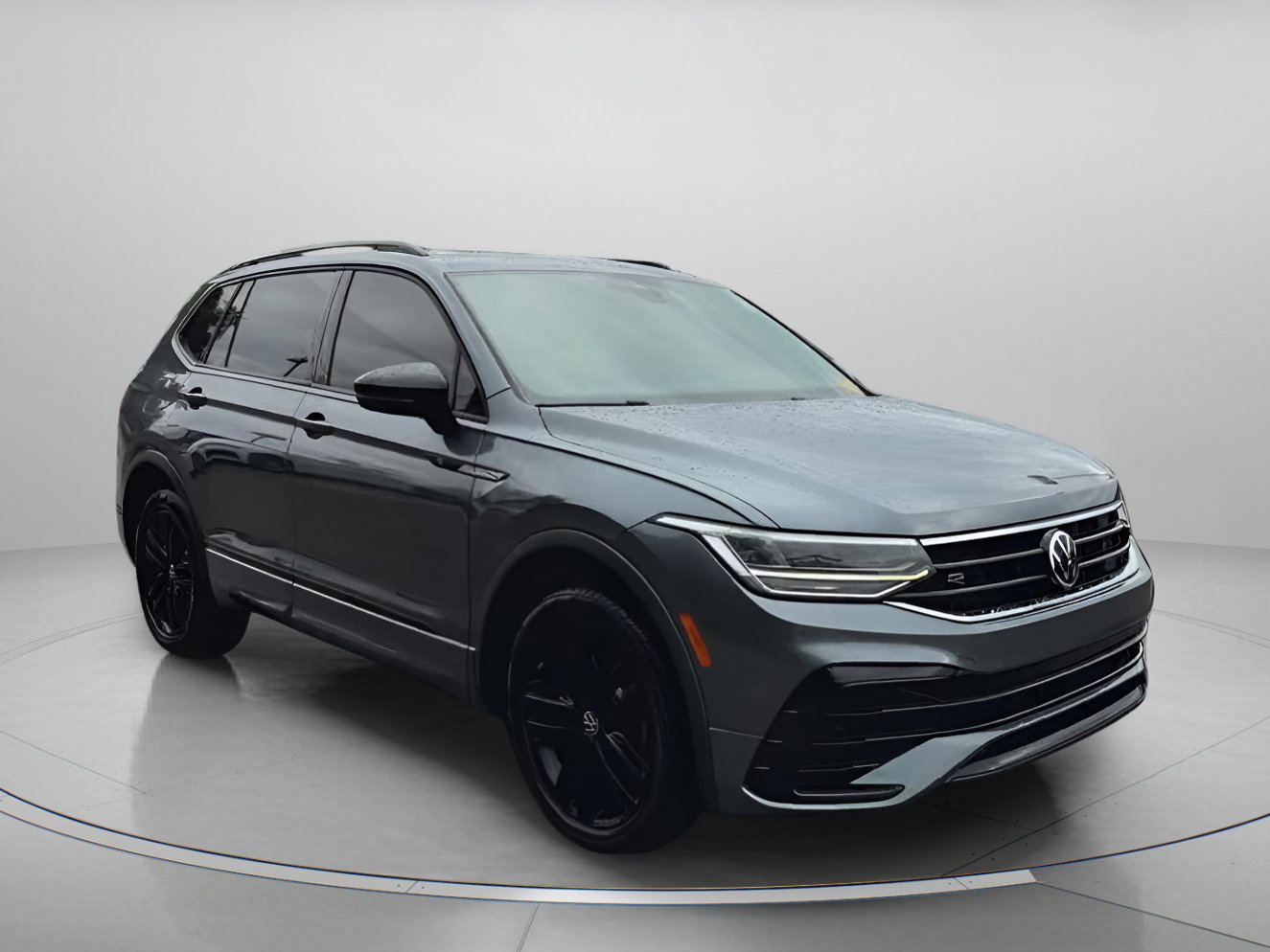 Used 2022 Volkswagen Tiguan SE R-Line image 26