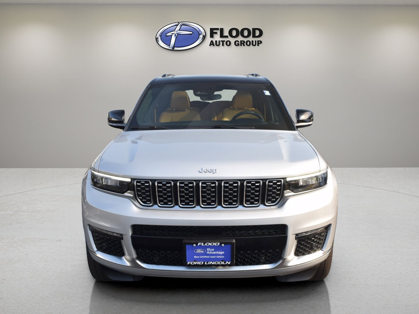 Used 2025 Jeep Grand Cherokee L Summit AWD/4WD image 2