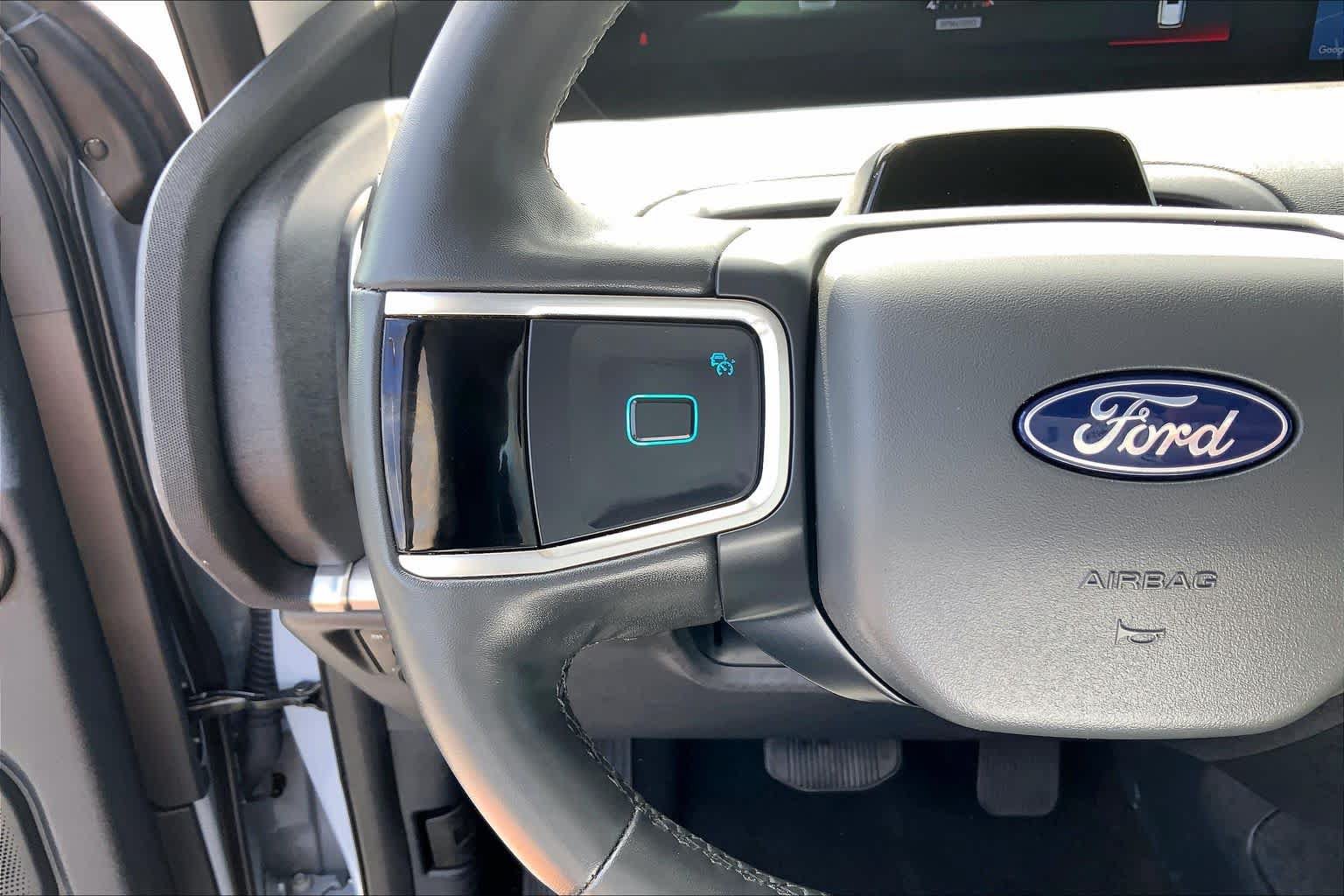 Certified 2025 Ford Expedition Active AWD/4WD image 23